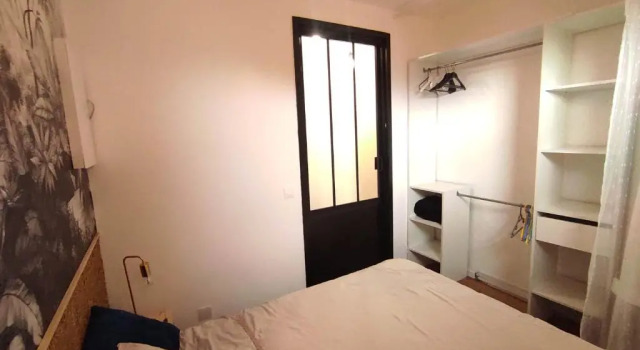 Joli 2 pièces sur le port avec piscine, terrasse, parking