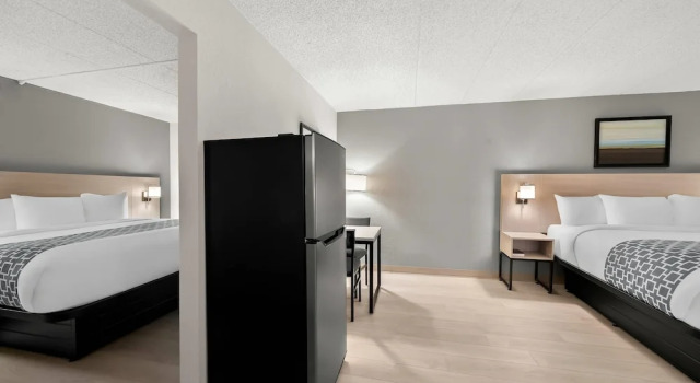 Suite Suburban Studios, Kearney