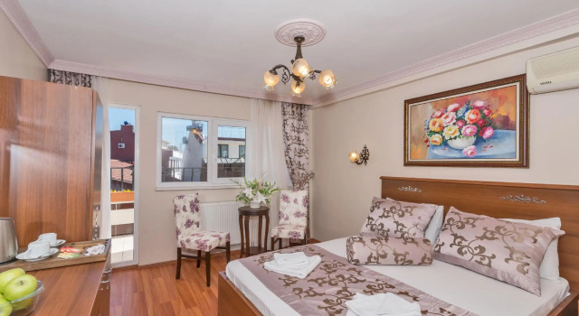 Люкс с балконом Lamp Hotel