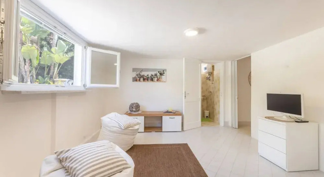 Belvedere - Seafront Apartment - 3 Places