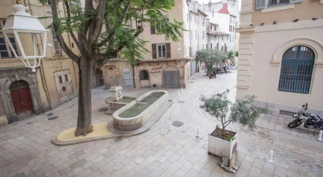 GregBnb-com - Centre Ancien - T2 Street Art - Wifi, Забронировать Апартаменты/квартира Апартаменты Тулона, рядом с Cafe-Theatre de la Porte d'Italie, Апартаменты/квартира