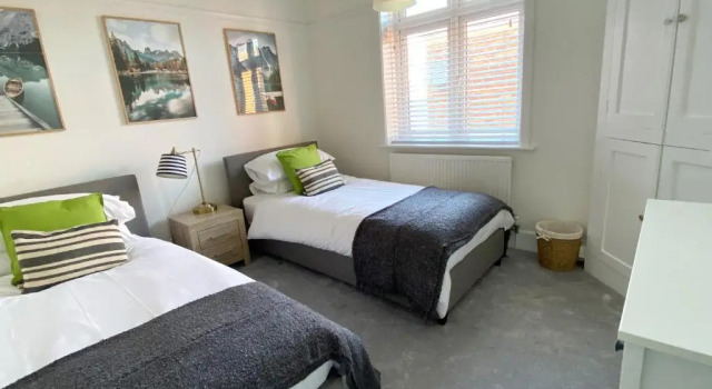 Апартаменты Coastal Breeze - Beautiful two bedroom apartment with free parking near local beaches