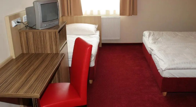 Трёхместный номер Standard CORNER HOTEL U DIVADLA*** - ZNOJMO