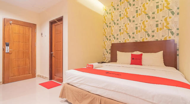 RedDoorz Plus @ Siradj Salman Samarinda, Book Bed and Breakfast Samarinda 