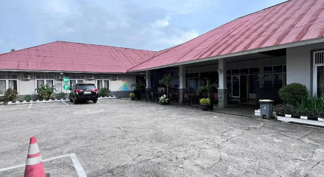 Emer One Tanah Datar, Rezerwuj Hotel Batusangkar Sumatra