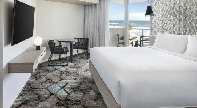 Двухместный номер Standard с балконом Отель Renaissance Daytona Beach Oceanfront