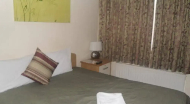 Montrose Guest House, Забронировать Гостевой дом Ромфорд Большой Лондон