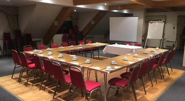 Номер Economy Abbey Hotel & Conference Centre