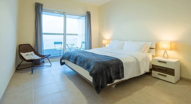 Light & Contemporary 1BR in Marina - Sea Views!