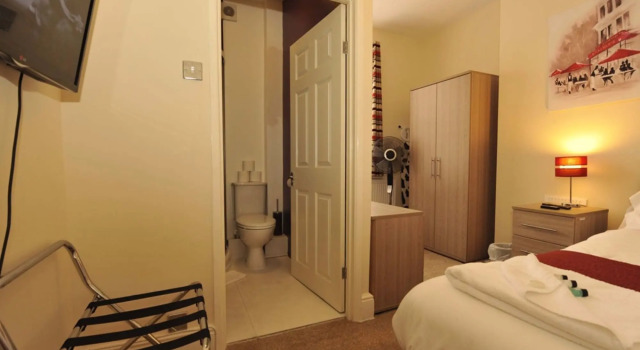 Gail’s Guest House, Забронировать Гостевой дом Барри Vale of Glamorgan
