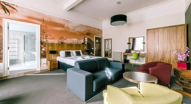 Двухместный люкс The Place Hotel