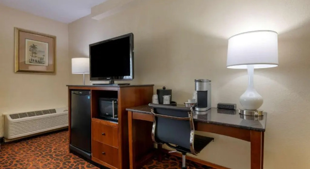 Номер Standard с балконом Best Western Plus North Miami-Bal Harbour