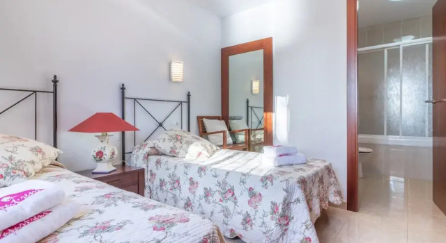 Villa in Empuriabrava With Private Pool & Mooring