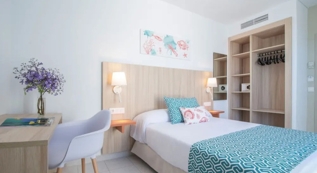 Standard Einzel Zimmer mit Balkon Smy Portocolom