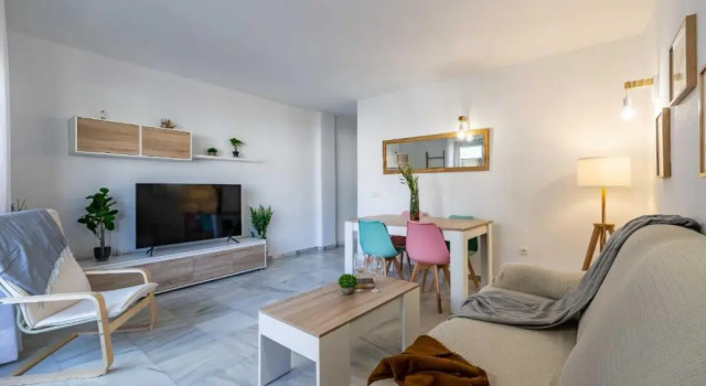 Paseo Marítimo Rey de España esquina Lope de Vega 1 dormitorio más sofá cama salón y cama supletoria