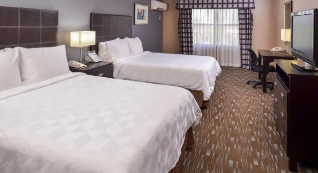 Четырёхместный номер Standard Holiday Inn Ontario Airport - California by IHG