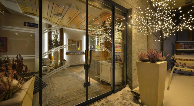 MOTA hotel, Забронировать Отель Отели Ливиньо 4 звезды, рядом с Гондольный подъёмник Моттолино (нижняя станция), 4*