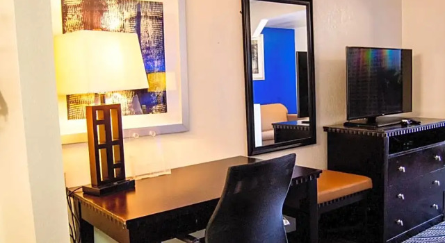Двухместный люкс Blue Jay Inn & Suites