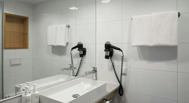 Standard Twin room Four Points Flex by Sheraton Göttingen