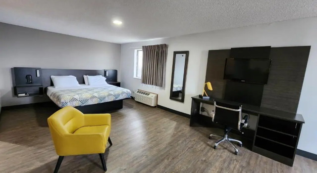 Suite Motel 6 Kewanee, IL