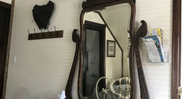 Downtown BnB King Bed Clawfoot Tub & Hot Tub, Забронировать Отель «постель и завтрак» Отели Гленвуд-Спрингса с завтраком, рядом с Горячие источники Айрон-Маунтин, Завтраки