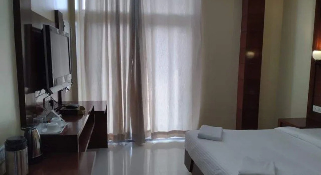 Hotel SJR