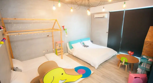 Четырёхместный семейный номер Standard с балконом Noahs Ark Homestay
