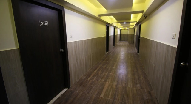 OYO 1360 Hotel Cross Road, Rezervovat Hotel Hotely v Gujarat s parkováním, Parkování