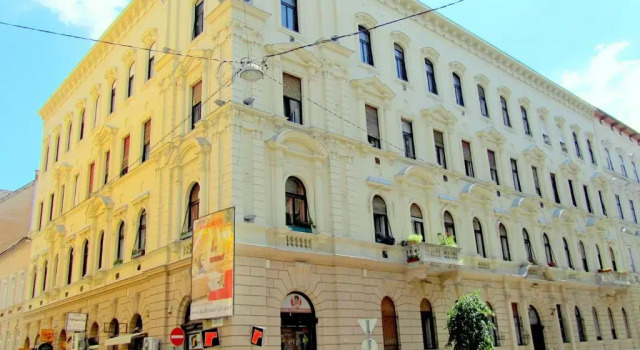 Апартаменты Eötvös Apartman
