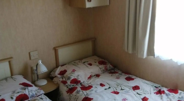 Caravan - Sleeps 8 - Pets Ok - Parking - Site Pool