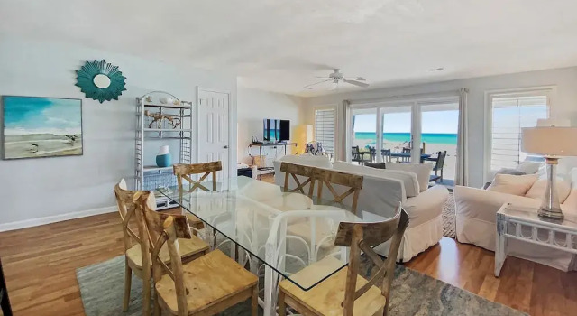 Номер Standard On the Beach - 2 Br townhouse by RedAwning