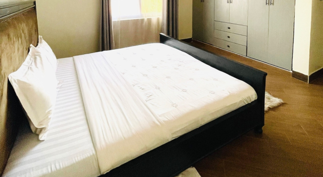 1 Bed Flat - Sleeps 2 - Parking - Wifi