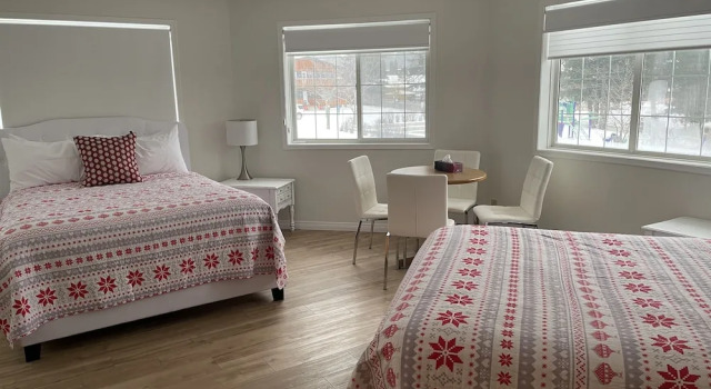 Inn on Canyon, Забронировать Отель «постель и завтрак» Рейдиум-Хот-Спрингс Columbia Valley