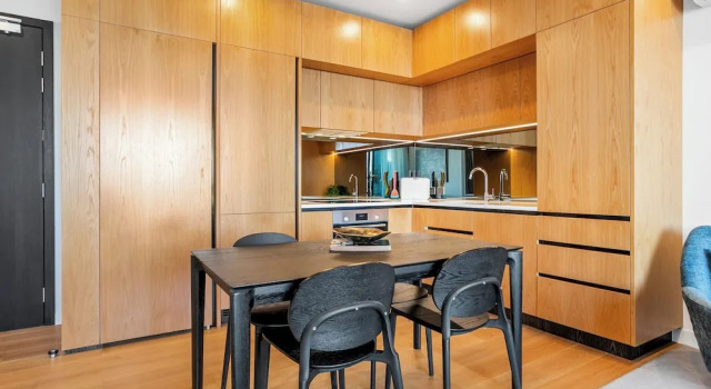Beautiful and bold 1 bed retreat, Rezerwuj Apartament Hotele w Auckland Region z parkingiem, Parking