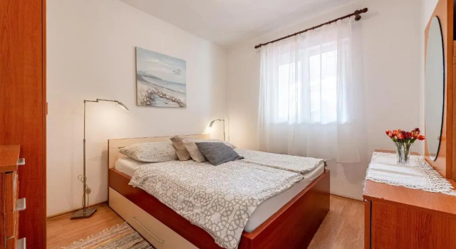 Apartments Roje