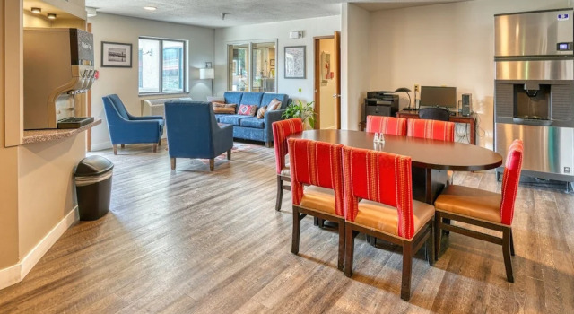 Comfort Inn Livingston, Забронировать Отель Ливингстон Национальный парк Йеллоустоун, северный вход