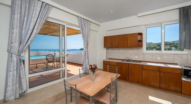 Stegna Sunrise Suite Sleeps 4 Pool, Забронировать Вилла Коттеджи Пляжа Стегна, Коттедж