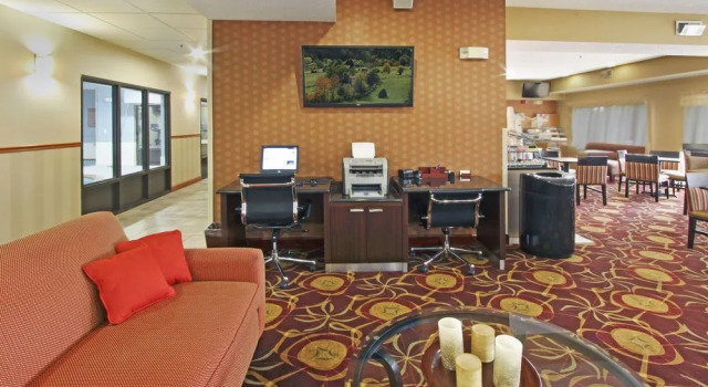 Holiday Inn Express Dublin, Buchen Sie Hotel Newbern Virginia