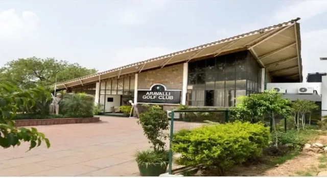 Aravalli Golf Club, Varaa Hotelli Faridabad Haryana