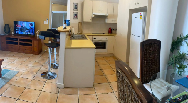 Tropical One Bedroom Apartment at The Mediterranean, Prenota Appartamento Hotel a Queensland con parcheggio, Parcheggio