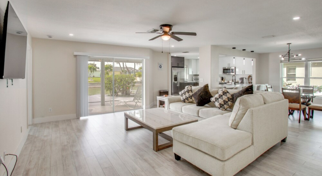 Fishing Dock & Pool: Waterfront Cape Coral Retreat