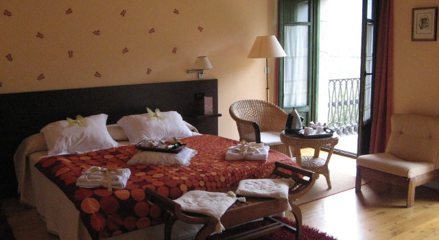 Hotel Boutique Villa de Palacios - Palacio de Aras, Buchen Sie Villa Hotels in Kantabrien mit Parkplatz, Parkplätze