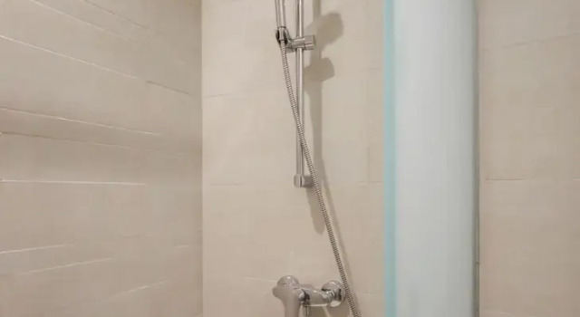 Студия Modern Elegance Studio in Azizi Riviera