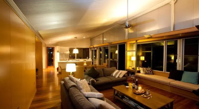 Kangaroo Beach Lodges, Book Hotel De Mole River Australia