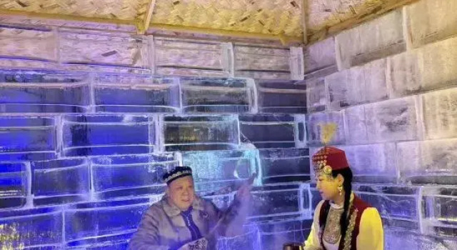 Narati Jansshe · Light enjoy homestay, Prenota Hotel Hotel a Xinjiang con parcheggio, Parcheggio