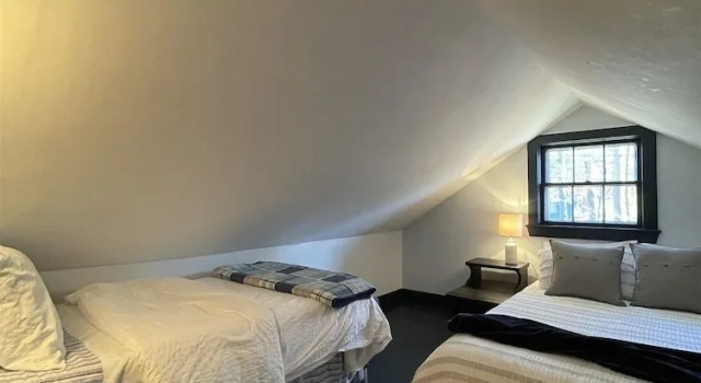 Коттедж с 4 комнатами Maine Stay Lake House-limit12 4 Bedroom Home by RedAwning