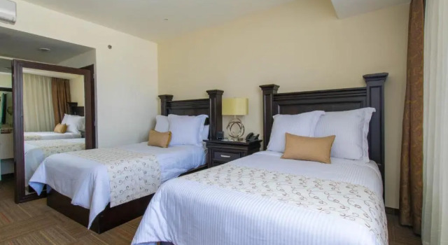 Четырёхместный номер Standard Hotel Stadium Leon