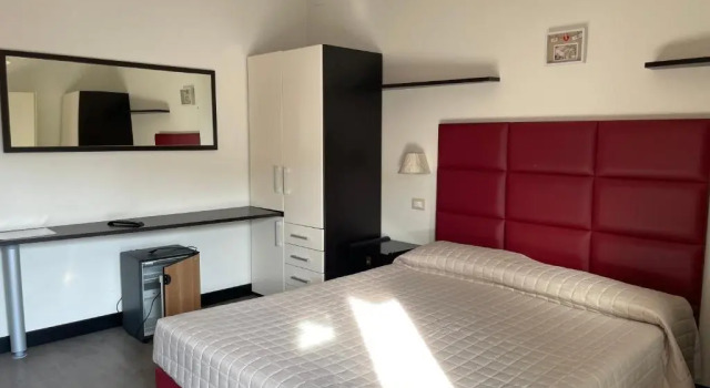 Hotel Vera, Забронировать Отель Отели Чезенатико с парковкой, Парковка