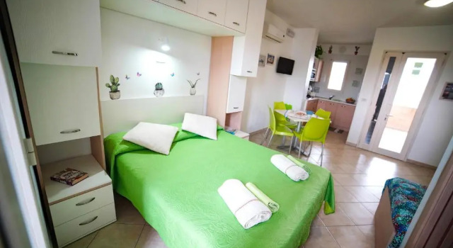 Dolly Monolocali, Book Hotel Billige hoteller i Porto Cesareo Beaches