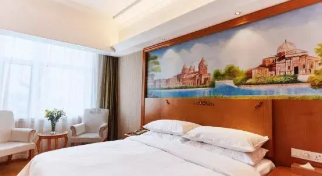 Люкс Superior Vienna International Hotel